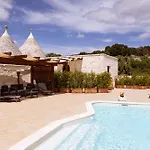 לינה וארוחת בוקר Quei Trulli Divini 3*
