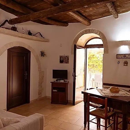Quei Trulli Divini Bed and Breakfast 4*